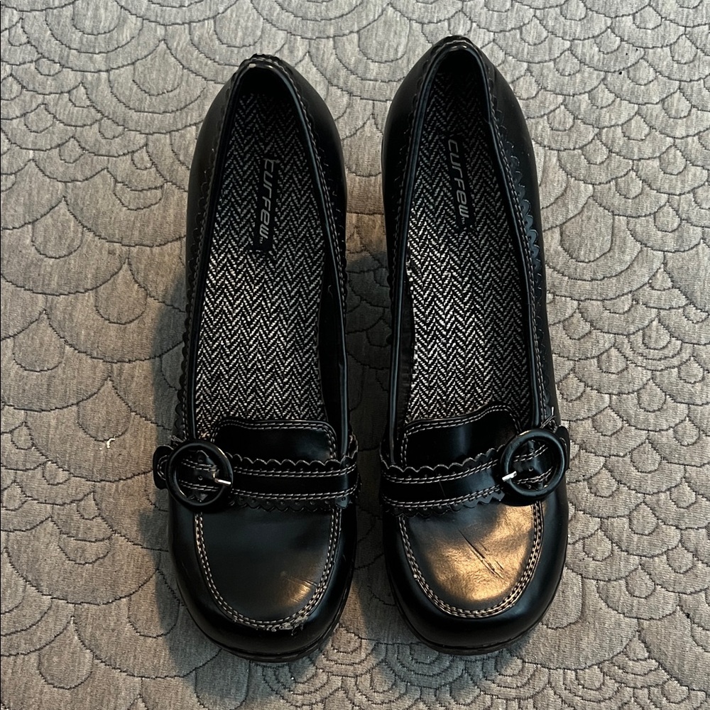 Curfew Black Women's heels with Buckle Detail